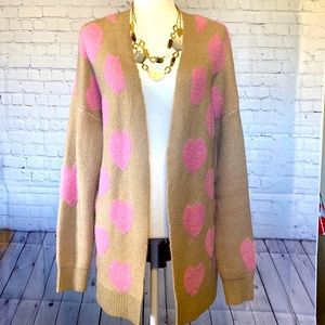 Cozy Stylish Long Cardigan. Beige w striking pink fuzzy hearts! Size M.